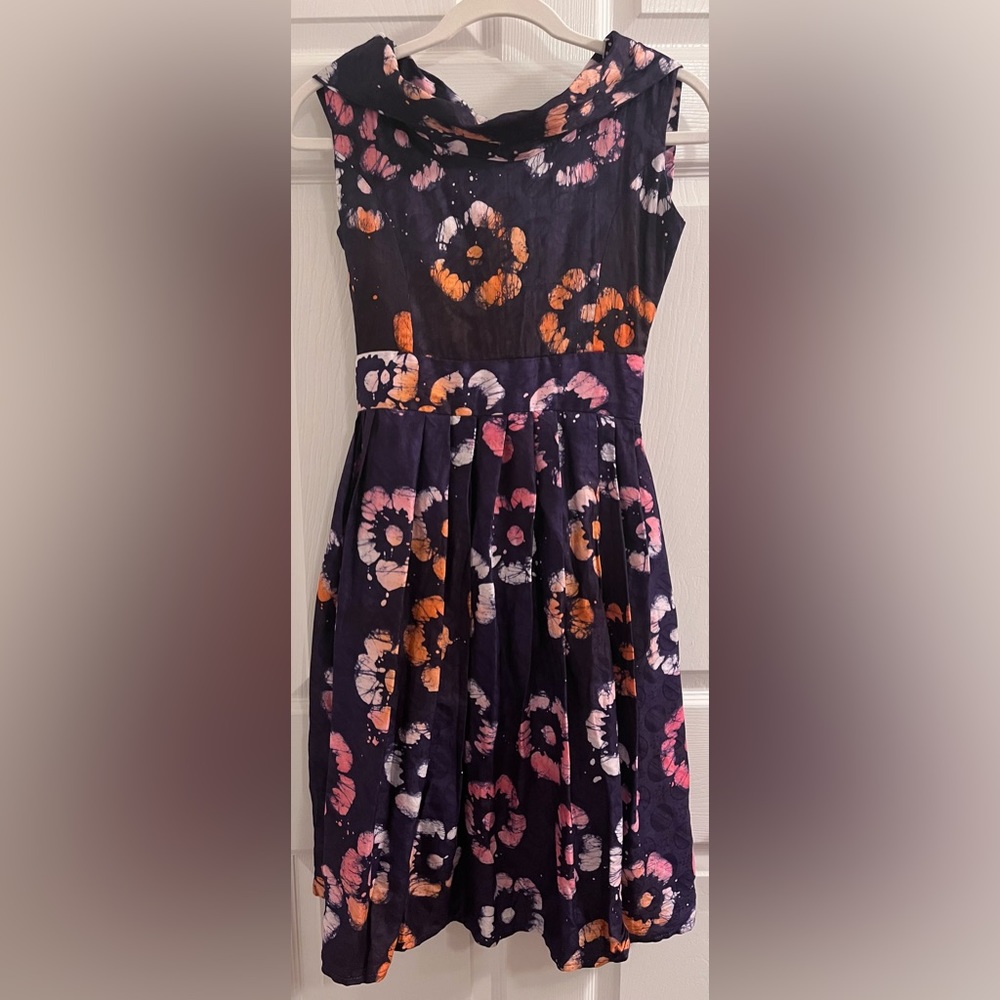 Busayo. Dre Dress - Picture 4 of 8